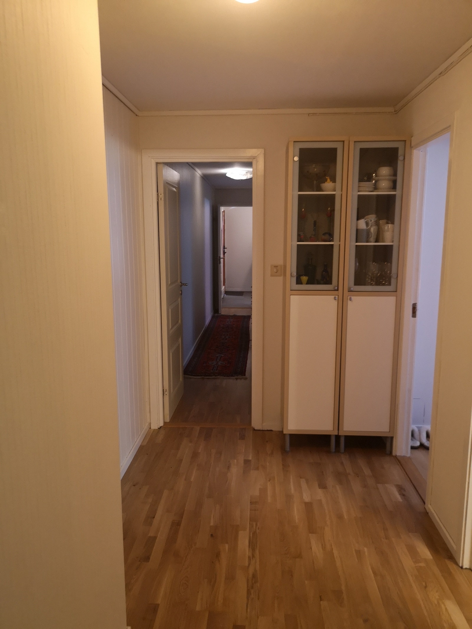 Gang mellom wc/bad/kjøkken Galleribilde