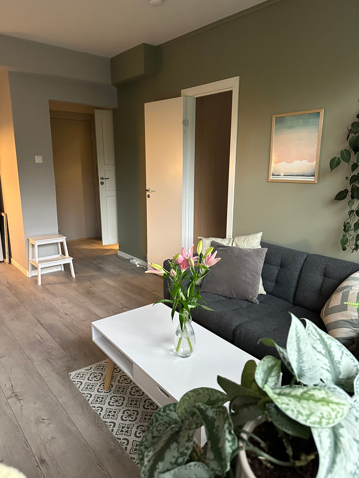 Fra stuen ut til gangen Galleribilde