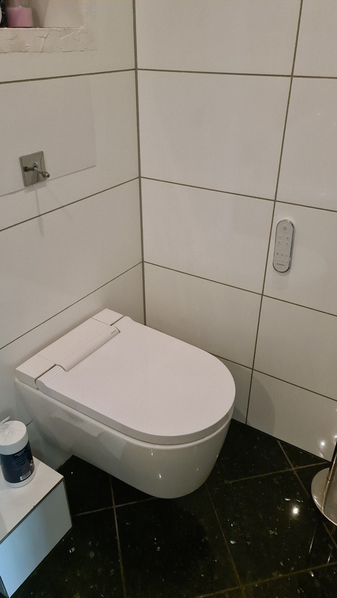 Lux toalett 1 etg med bidet , fjernkontroll og varmt vann Galleribilde