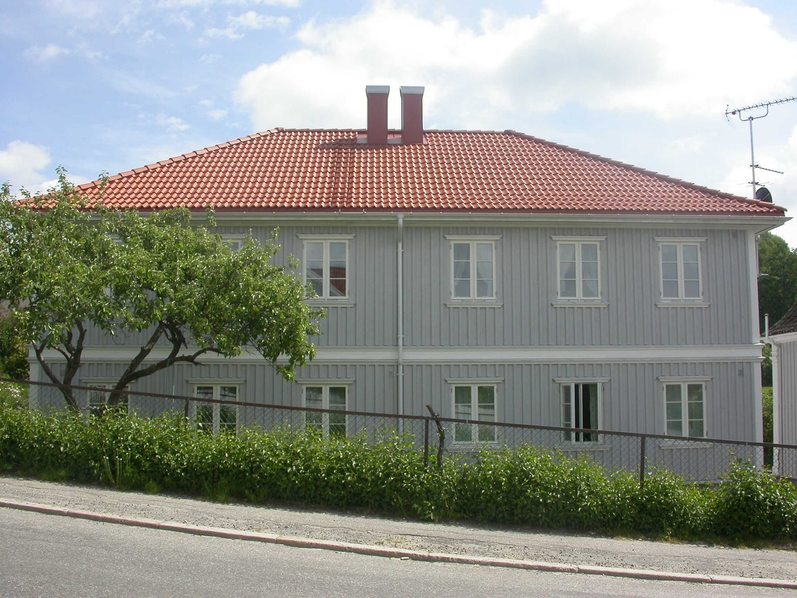Hus fra veien Galleribilde
