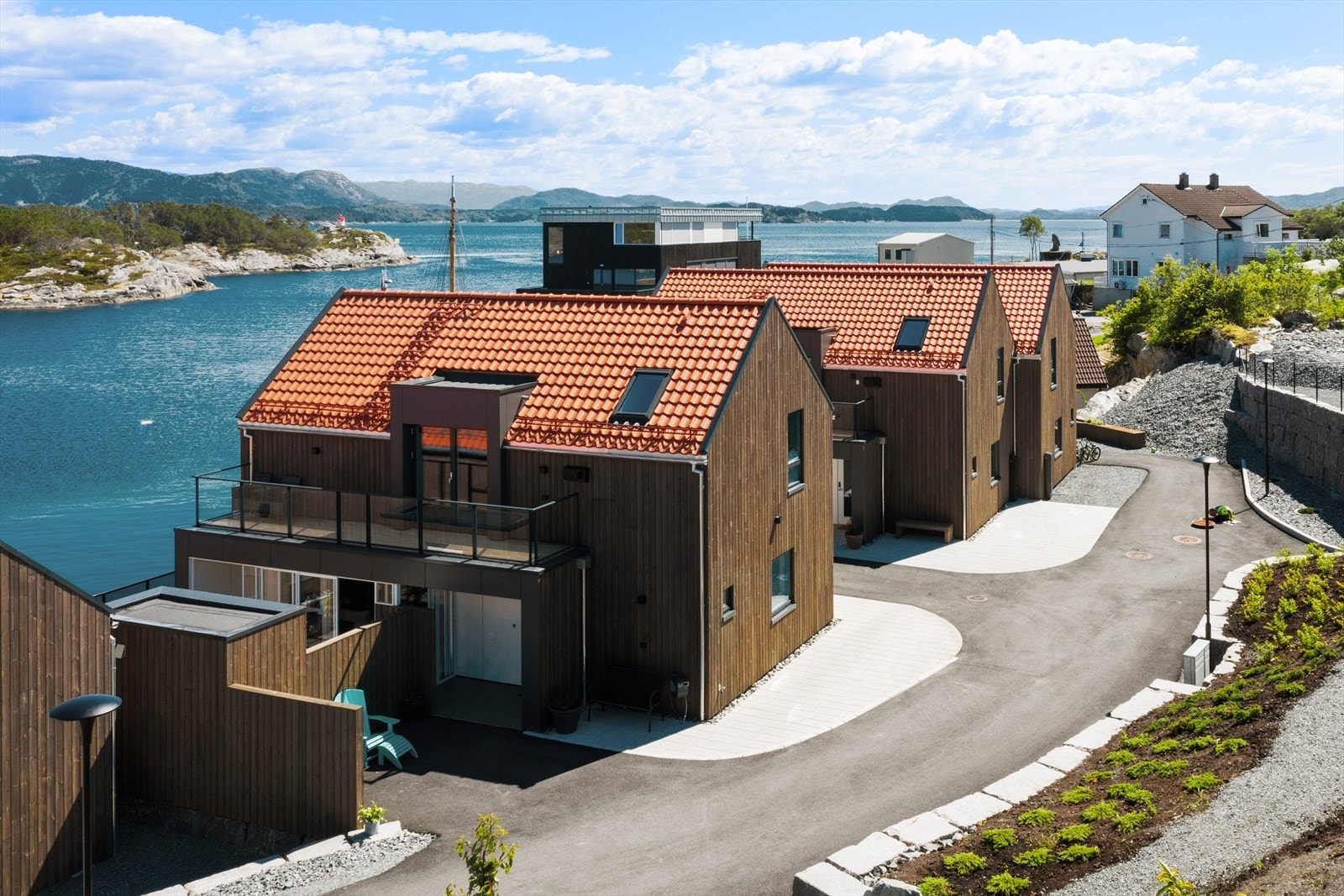 Prosjektet ligger i flotte omgivelser ved sjøen. Galleribilde