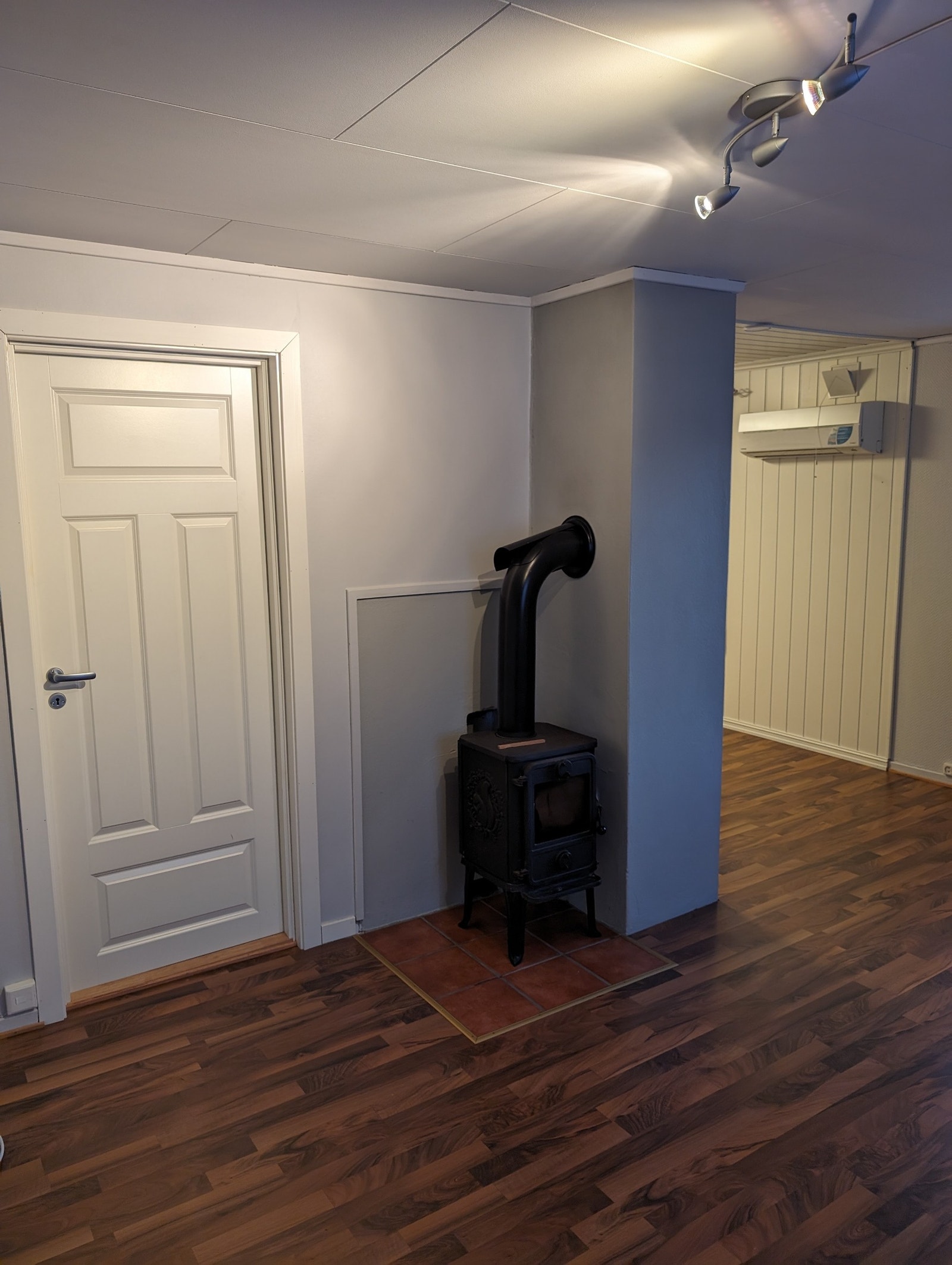 oven/pipe i stue Galleribilde