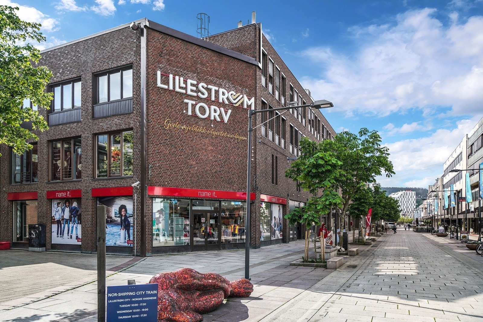 Lillestrøm torv har et rikt tilbud av butikker Galleribilde