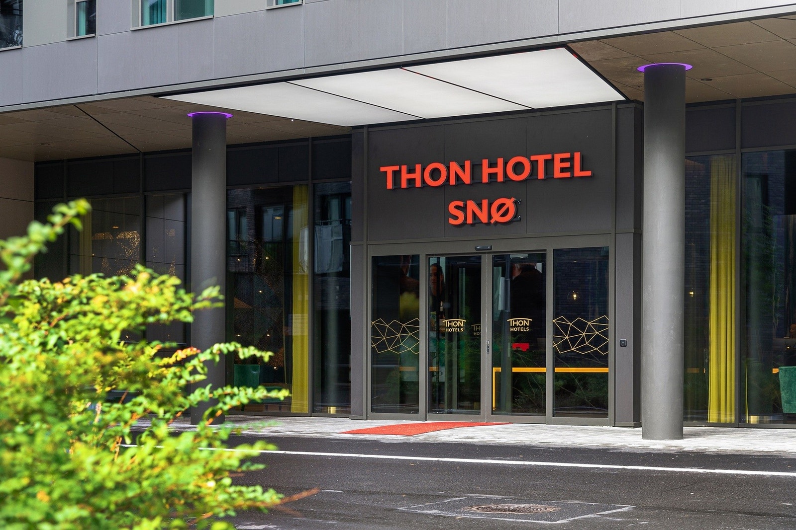 Inviter venner og familie på besøk til det splitter nye Thon Hotel Snø som ligger vegg i vegg med SNØ. Galleribilde