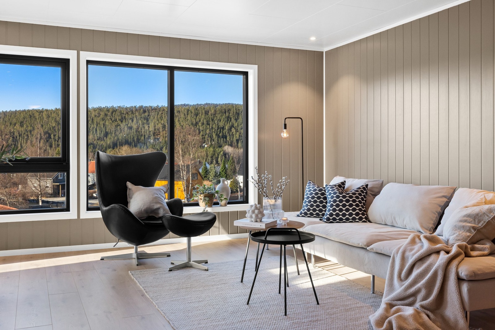 Leiligheten har moderne standard (Bilder hentet fra naboleilighet) Galleribilde