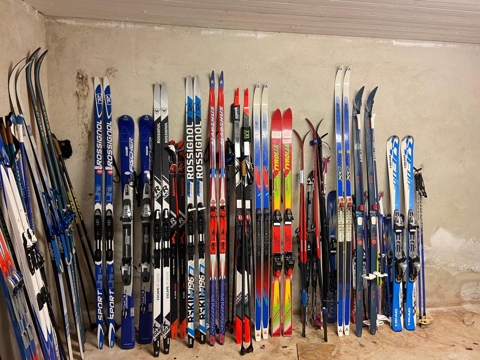 Mulighet for oppbevaring og preparering av ski i felleskjeller Galleribilde