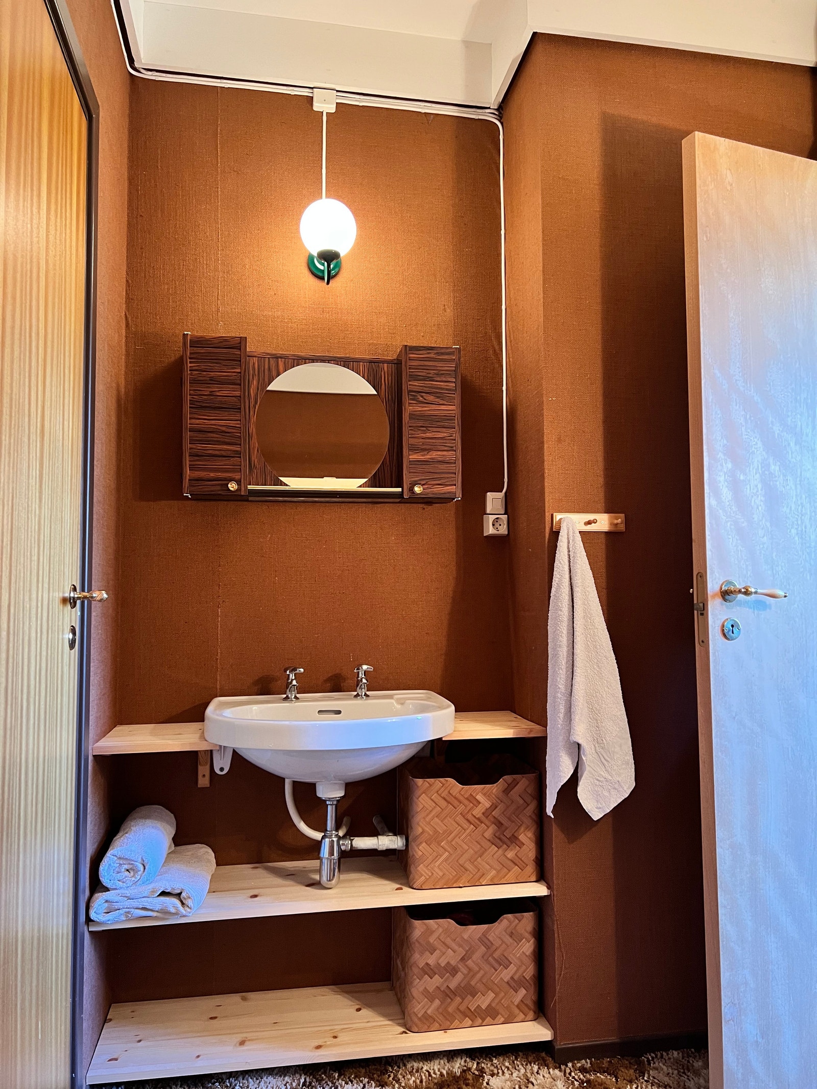 Vask på sovealkove rom Galleribilde