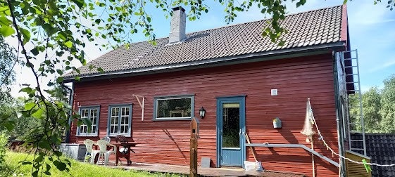 Bak huset. Galleribilde