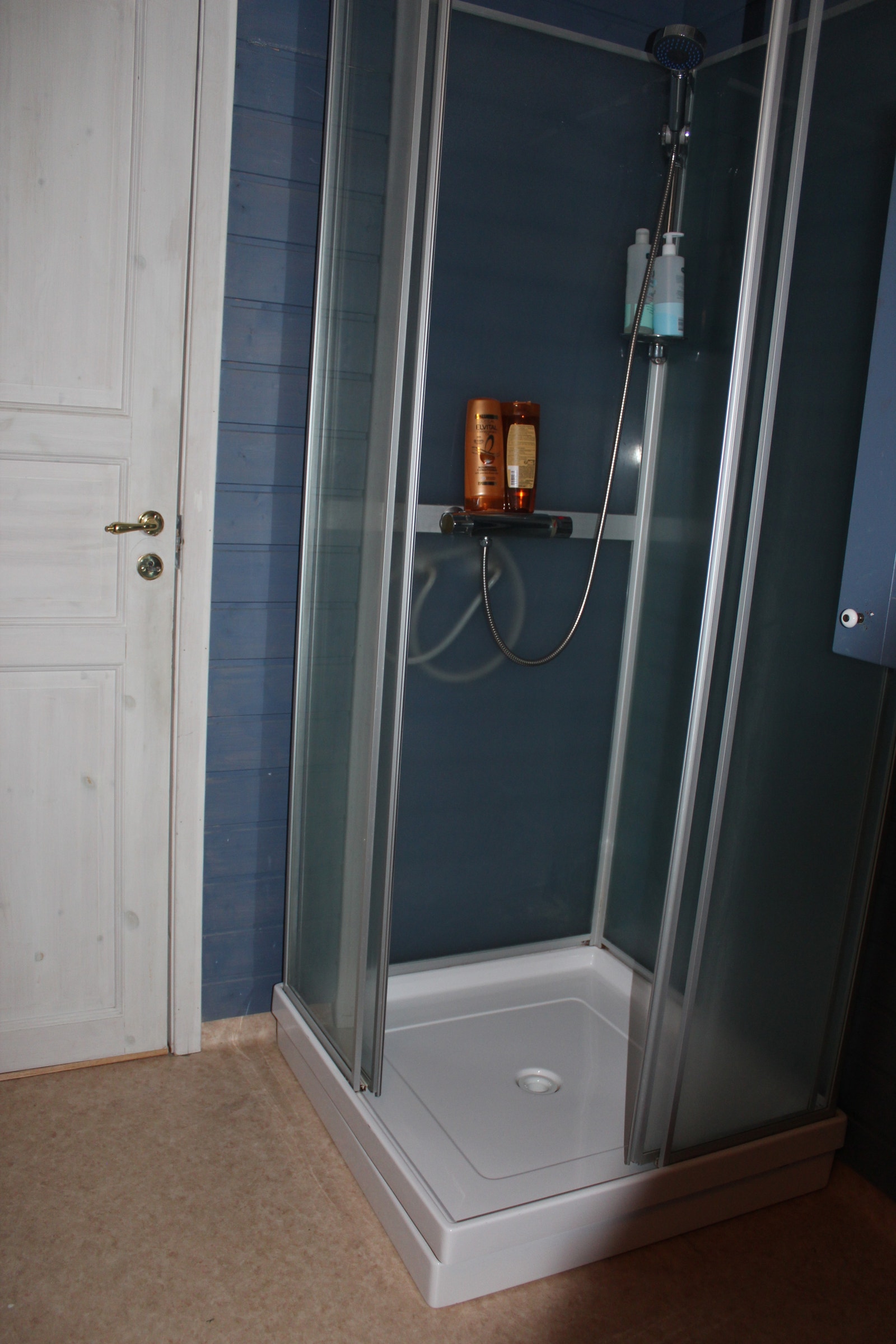 Bad på loft. Galleribilde