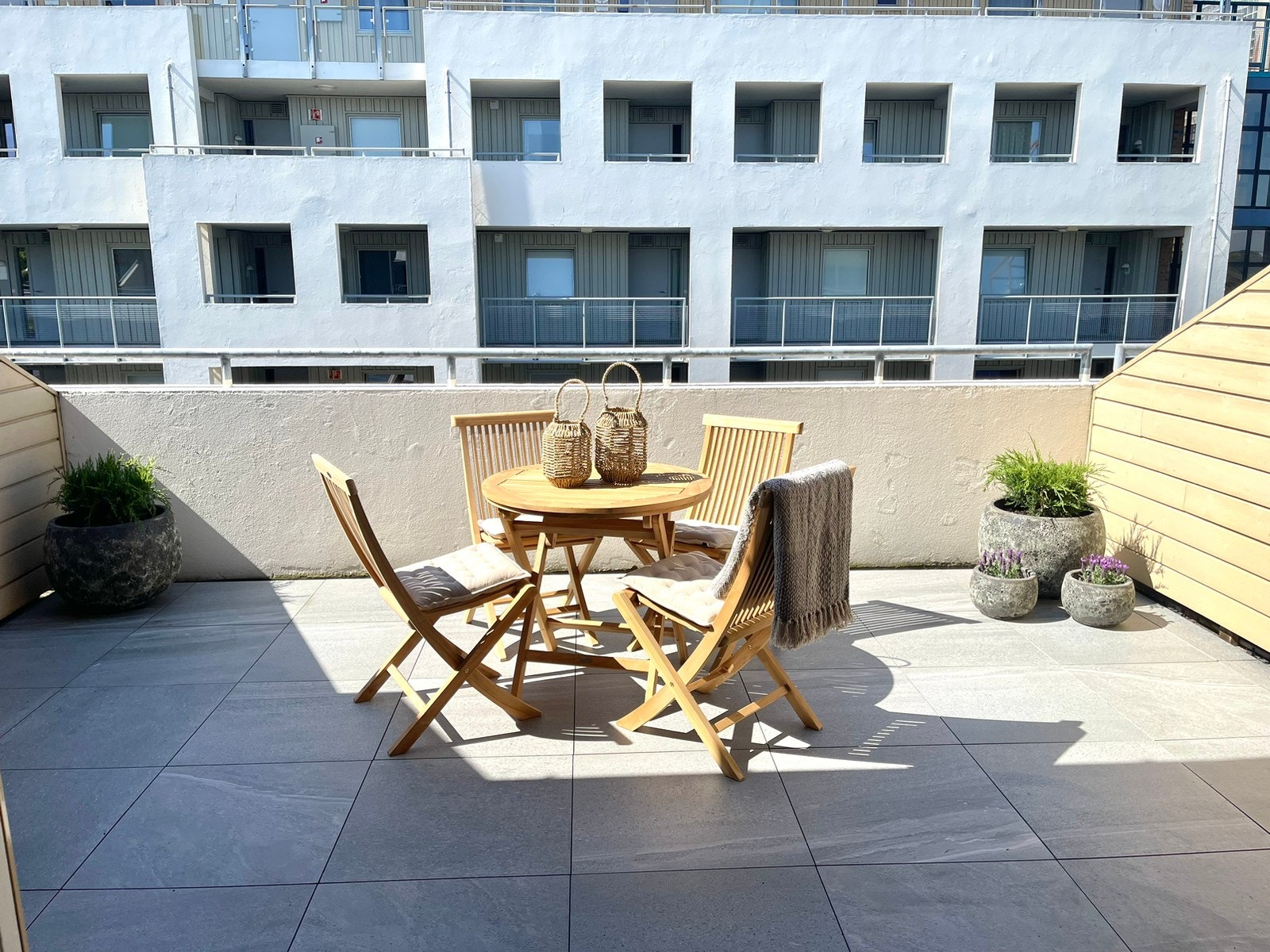 Stor solrik terrasse, 18 kvm Galleribilde