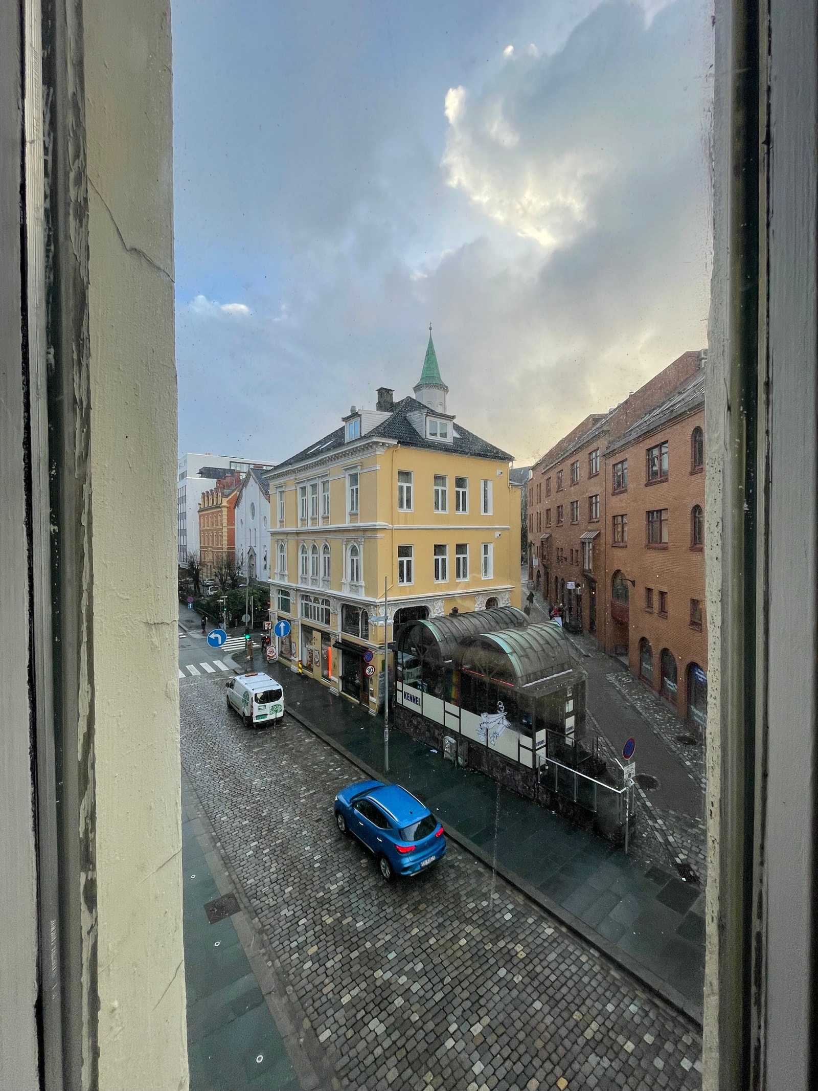 utsikt Lokale 842, med vindu mot Nygårdsgaten Galleribilde