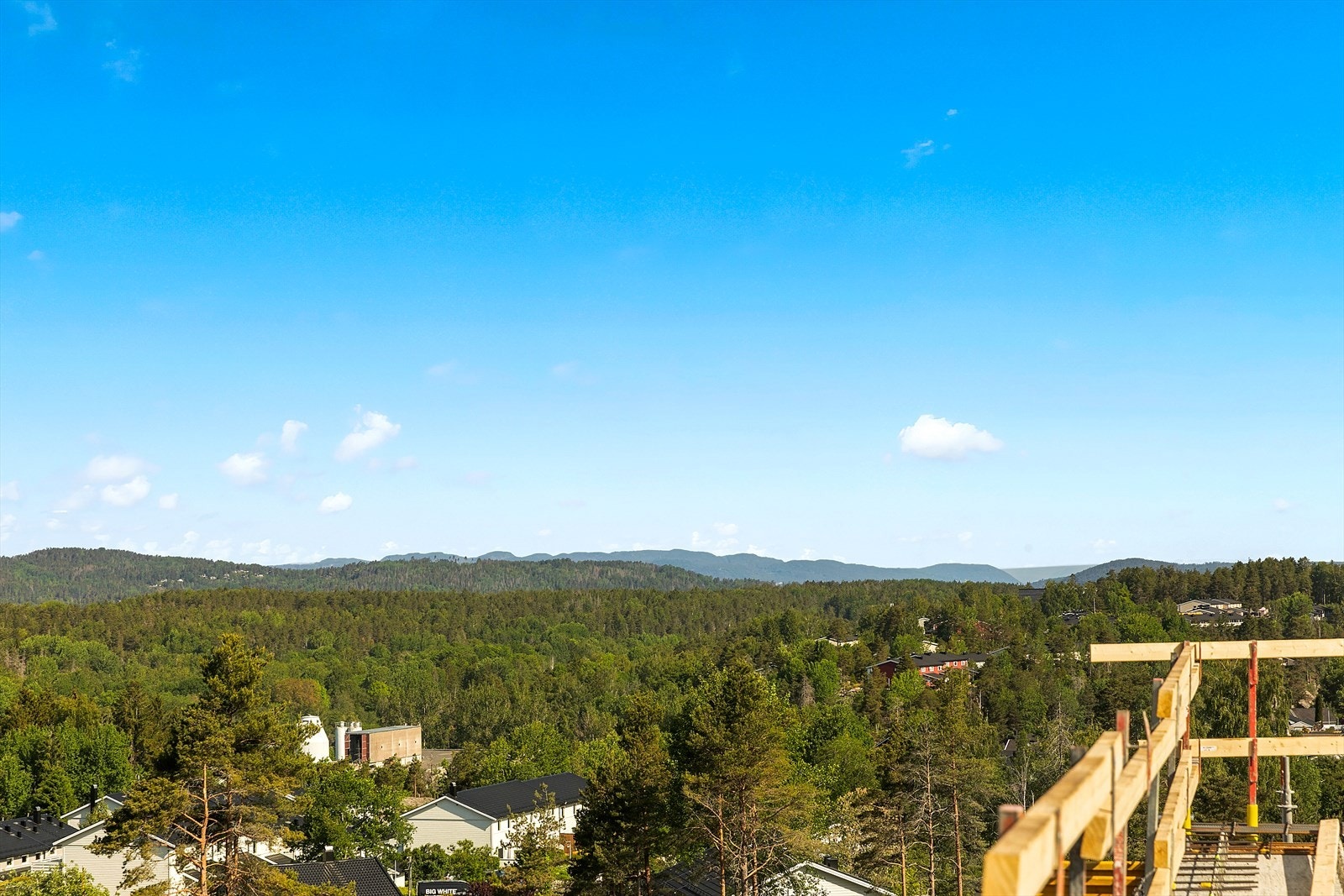 Bilde tatt fra 4. etasje 7. juni 2023 Galleribilde