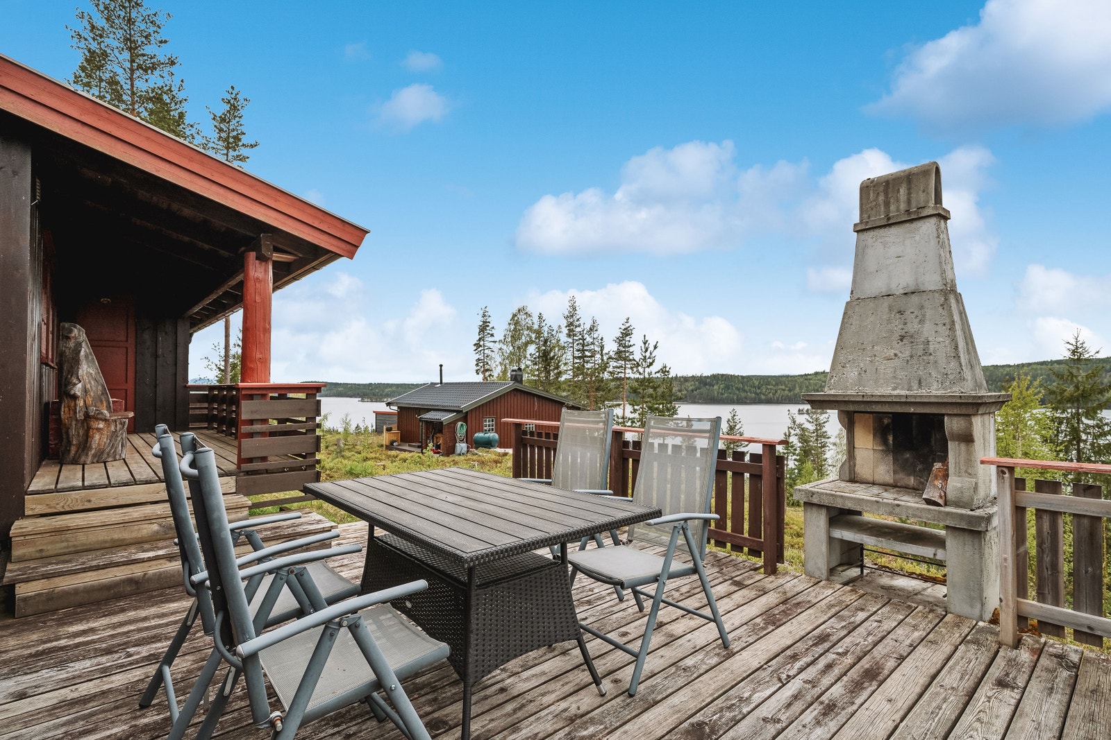 Terrasse utgang stue m/utepeis Galleribilde