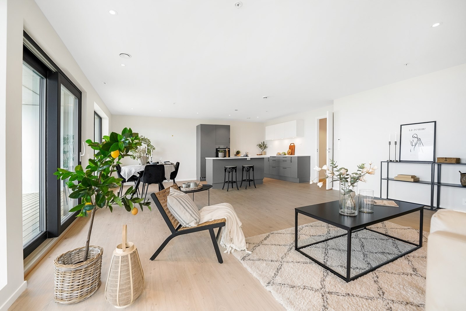 Stue mot kjøkken Galleribilde