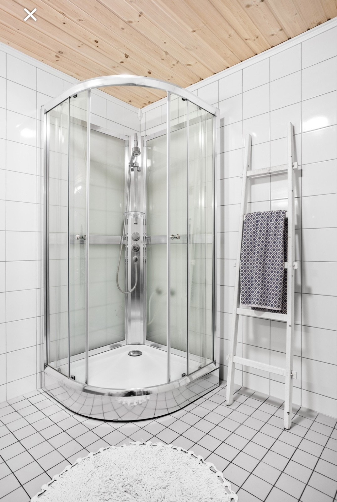 Dusjkabinett på badet oppe Galleribilde