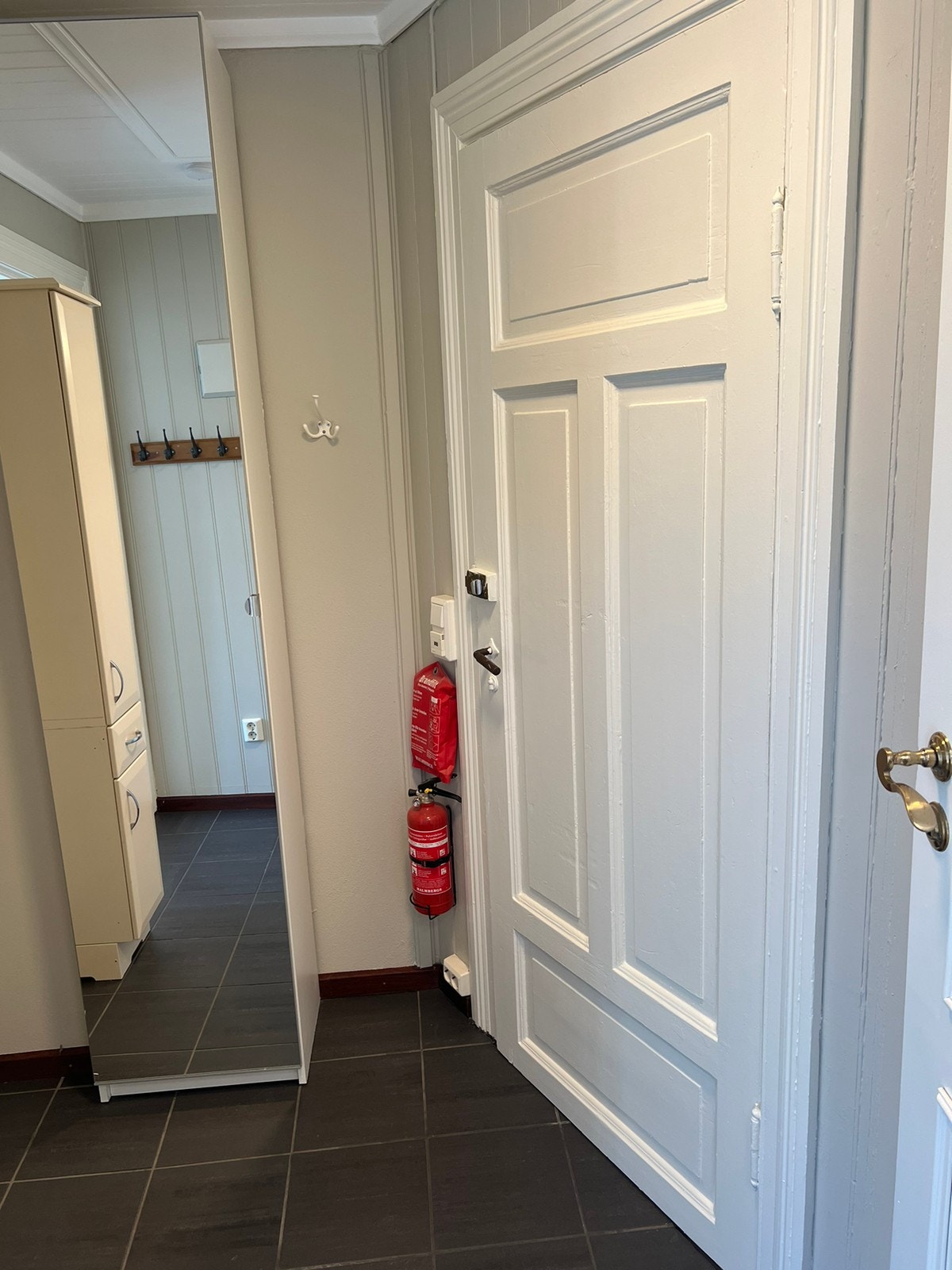 gang (dør inn til hybel) Galleribilde