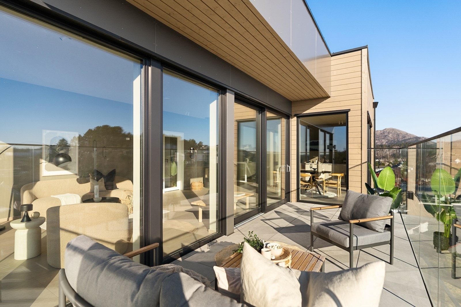 God plass til utemøblering. Galleribilde