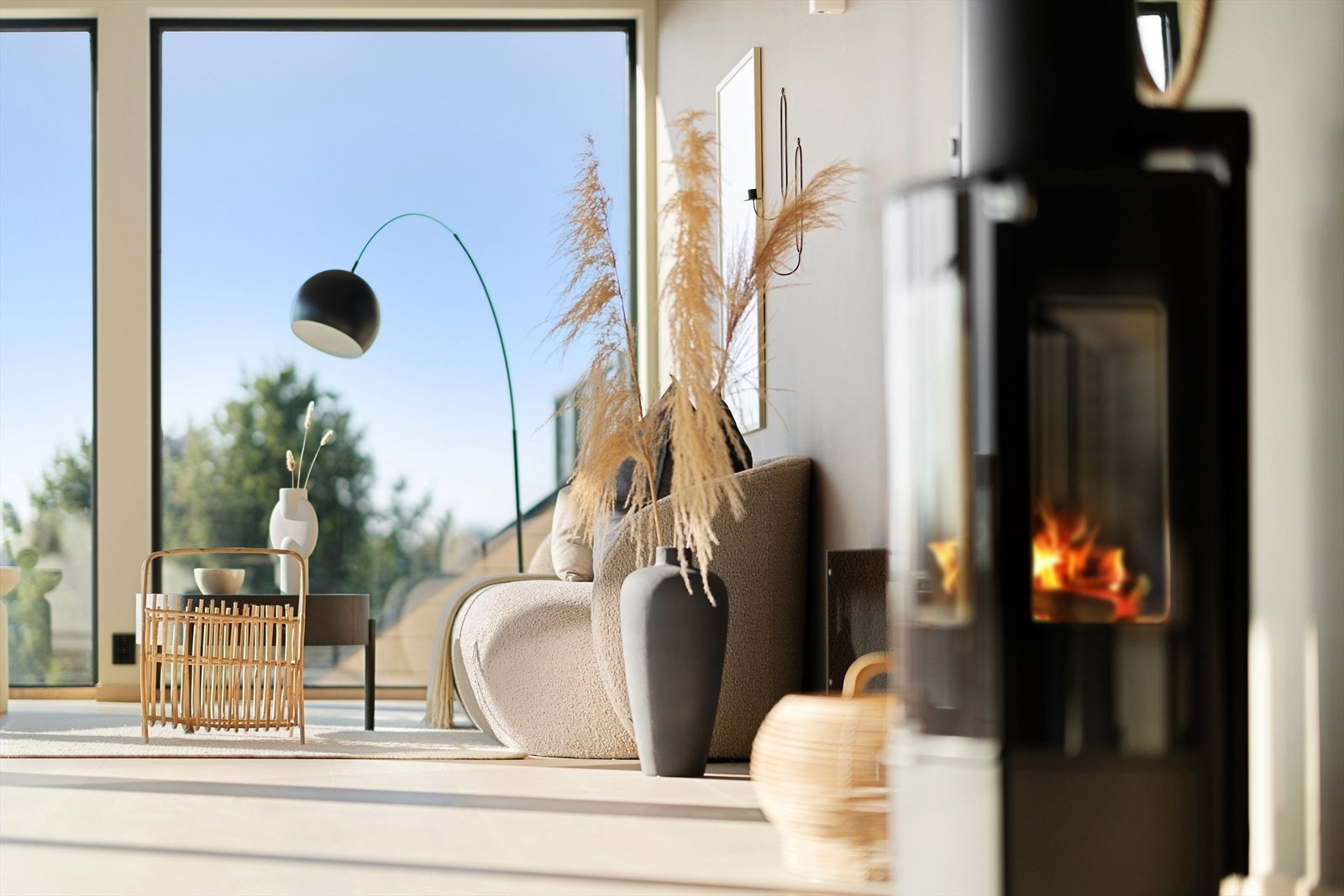 Man føler umiddelbart noe helt spesielt når man kommer inn i disse boligene. Vedovn kan leveres som tilvalg. Galleribilde