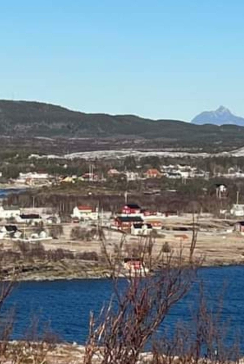 Åkerøya med huset i bilde Galleribilde