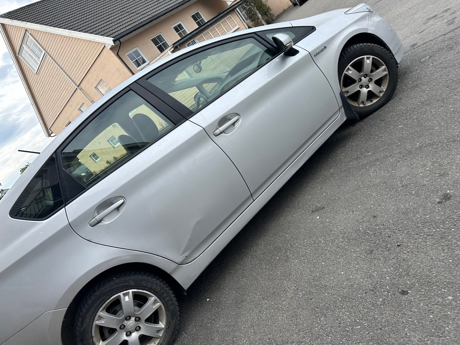 Toyota Prius 1,8 VVT-i Hybrid Premium 3