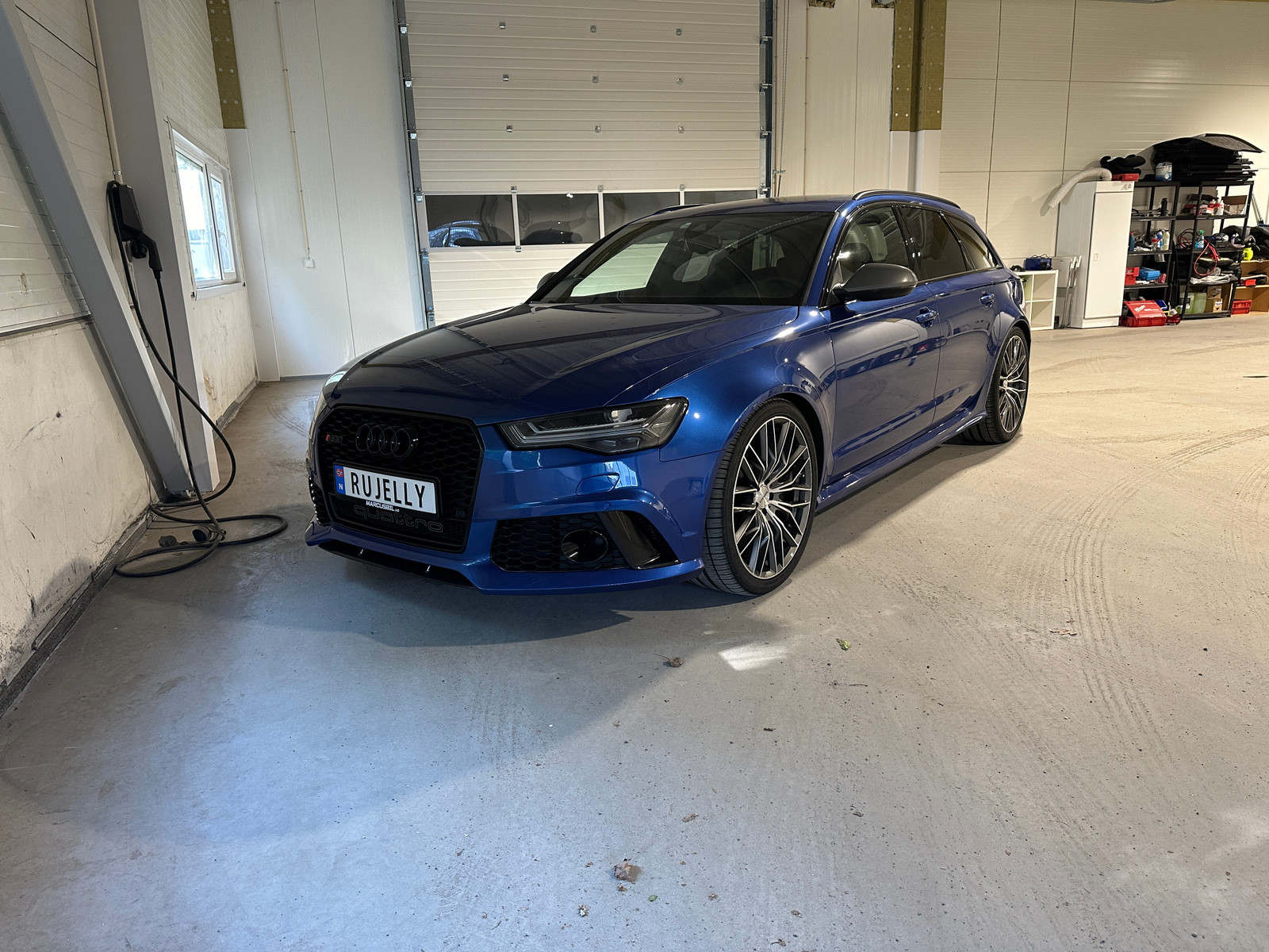 Audi RS6 PERFORMANCE/LUFT/H.FESTE/MATRIX/BOSE/MILLTEK/S+V 3