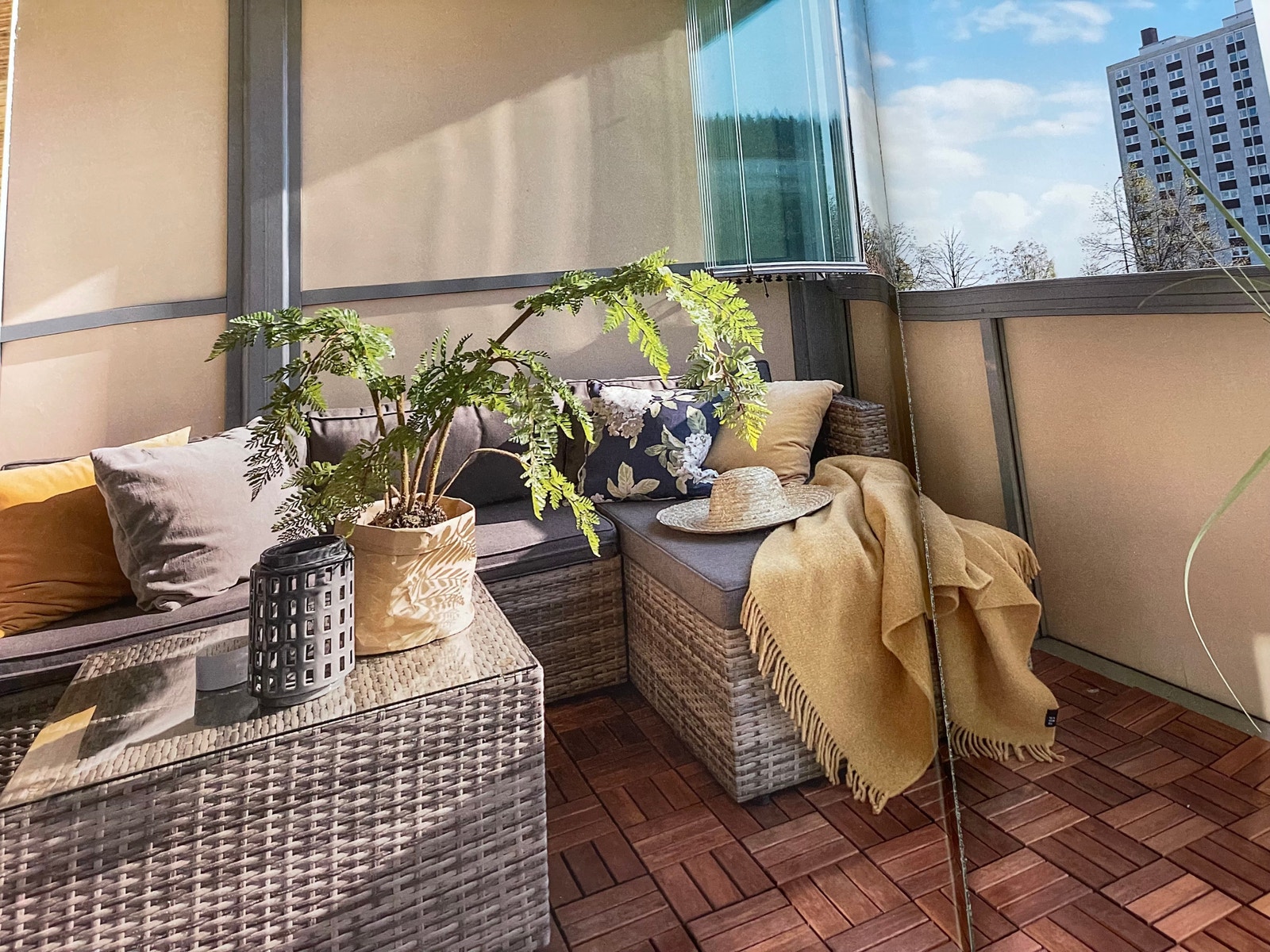 Delvis inn glasset veranda Galleribilde
