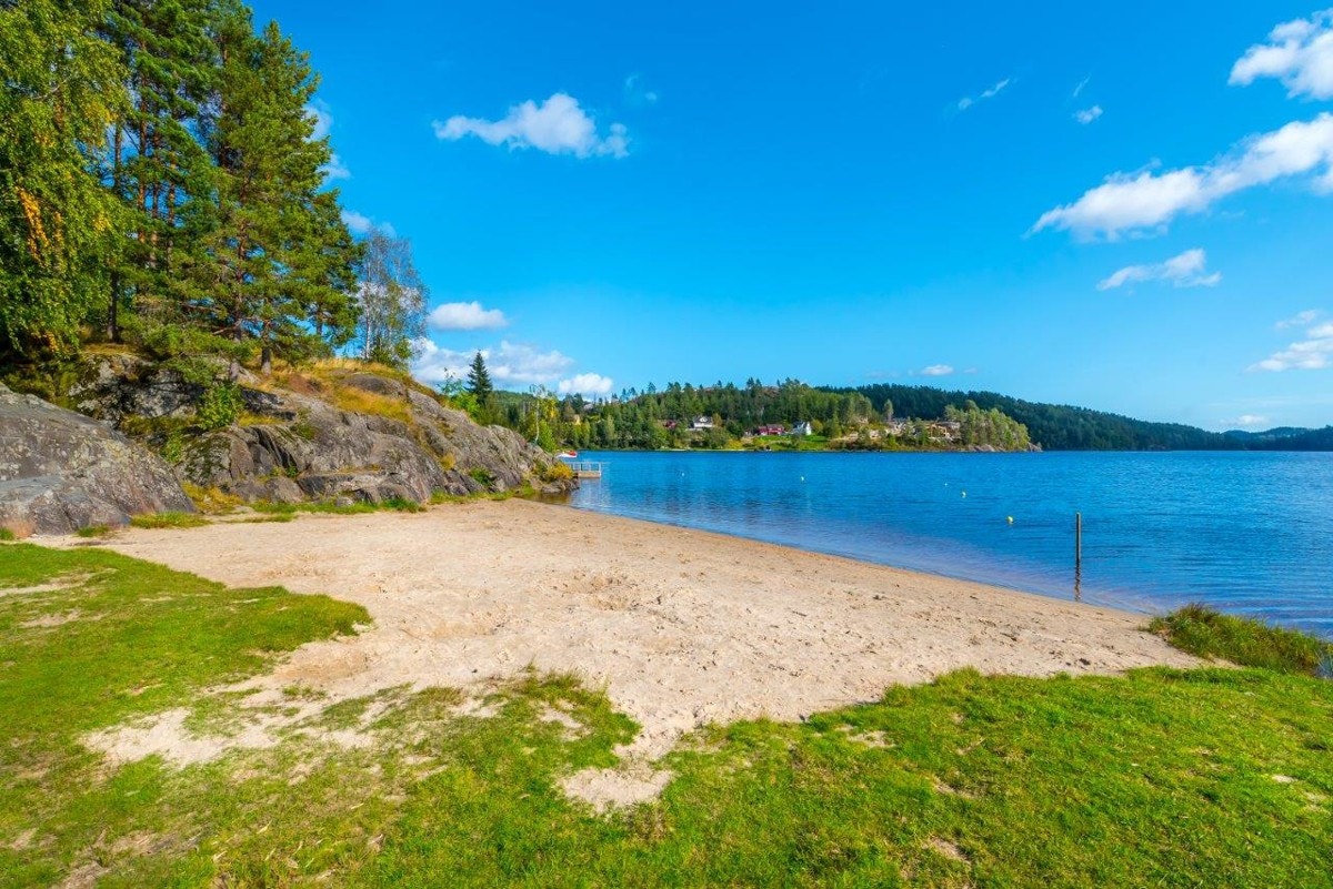 Ved Frolands verk er det flotte omgivelser langs Trevann Galleribilde
