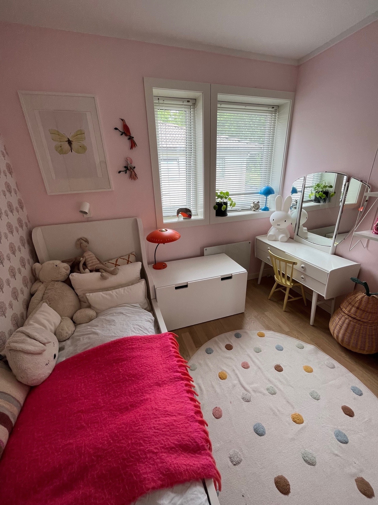 Sov 3 mot stille hage Galleribilde