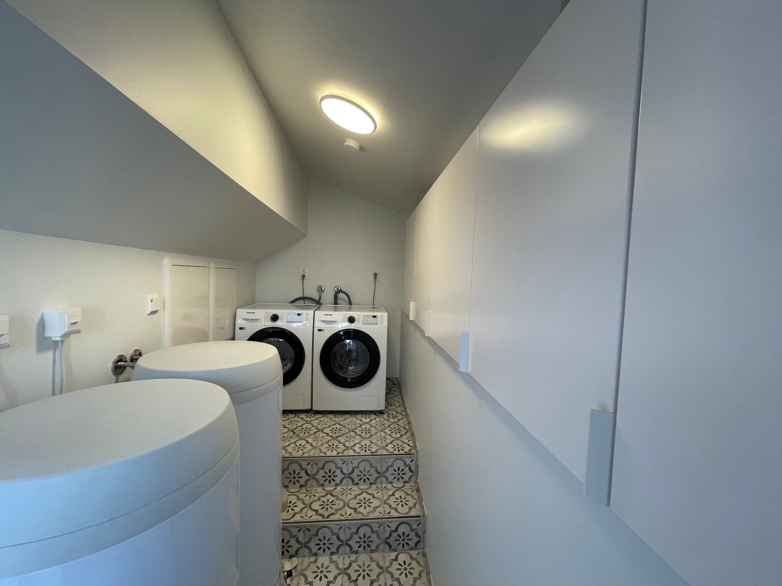 Vaskerom med lagringsplass Galleribilde