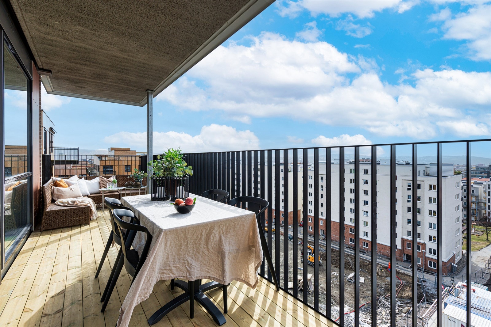 Flotte solforhold og vidstrakt utsikt fra 7. etasje. Galleribilde