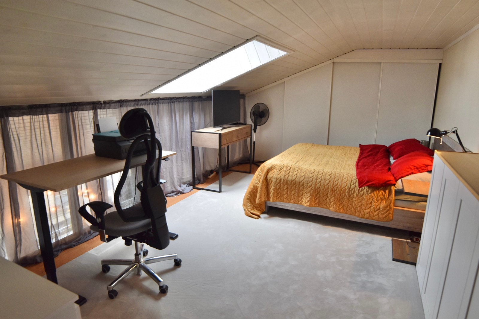 19 kvadratmeter hems med takluke. Galleribilde