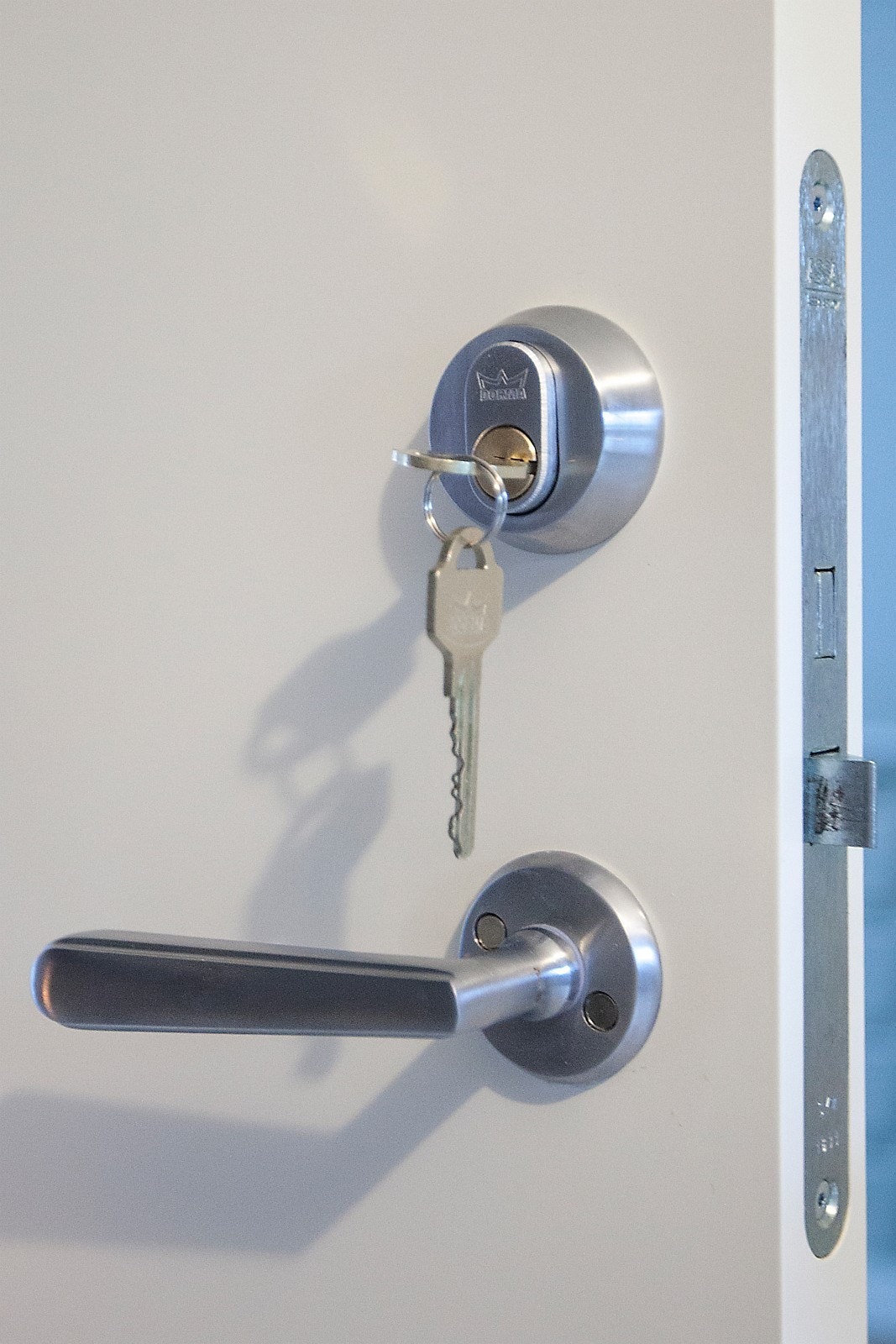 Alle soverom leies ut med lydisolert dør, og med egen nøkkel Galleribilde