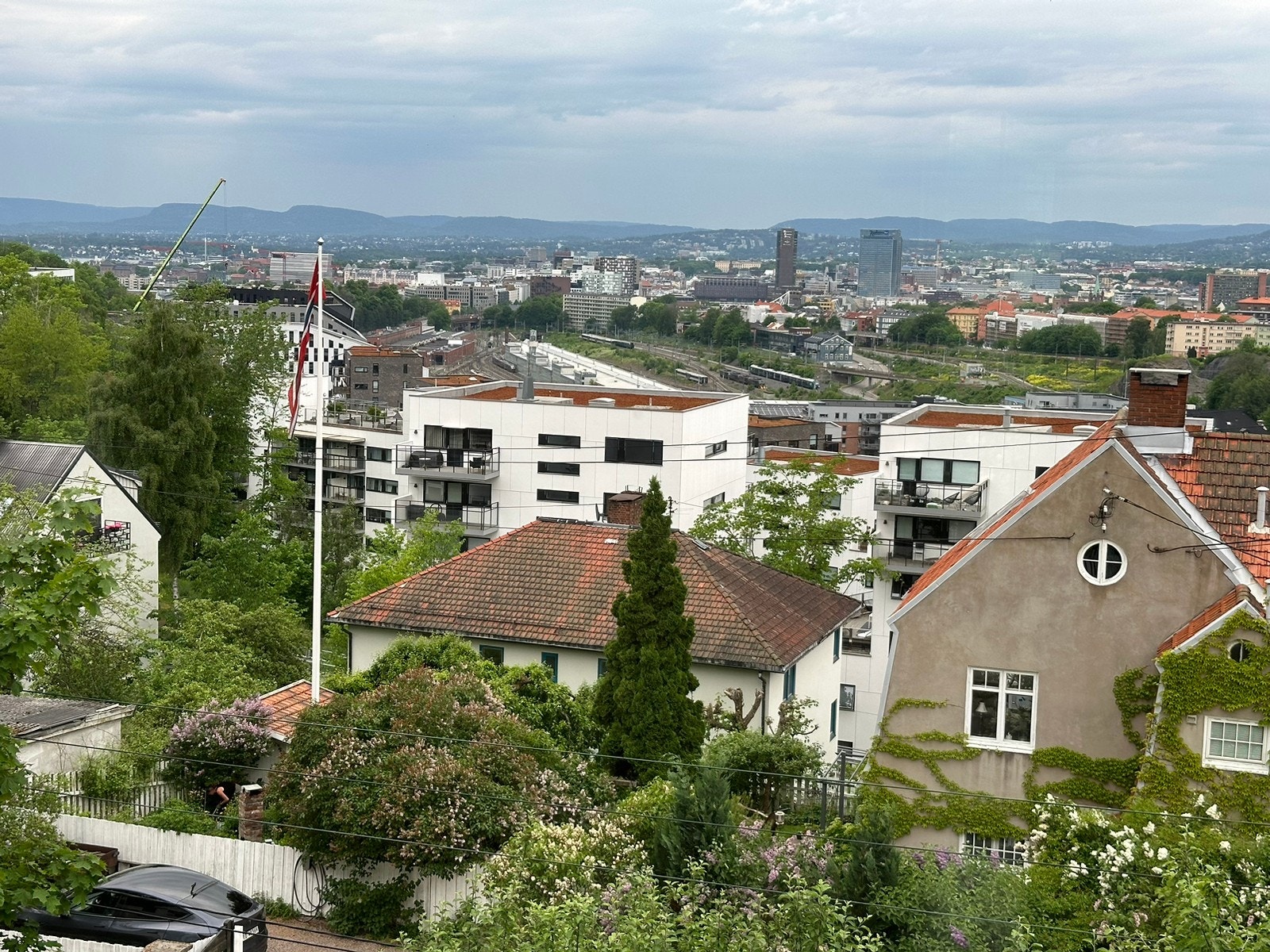 Utsikt fra stue og soverom. Galleribilde