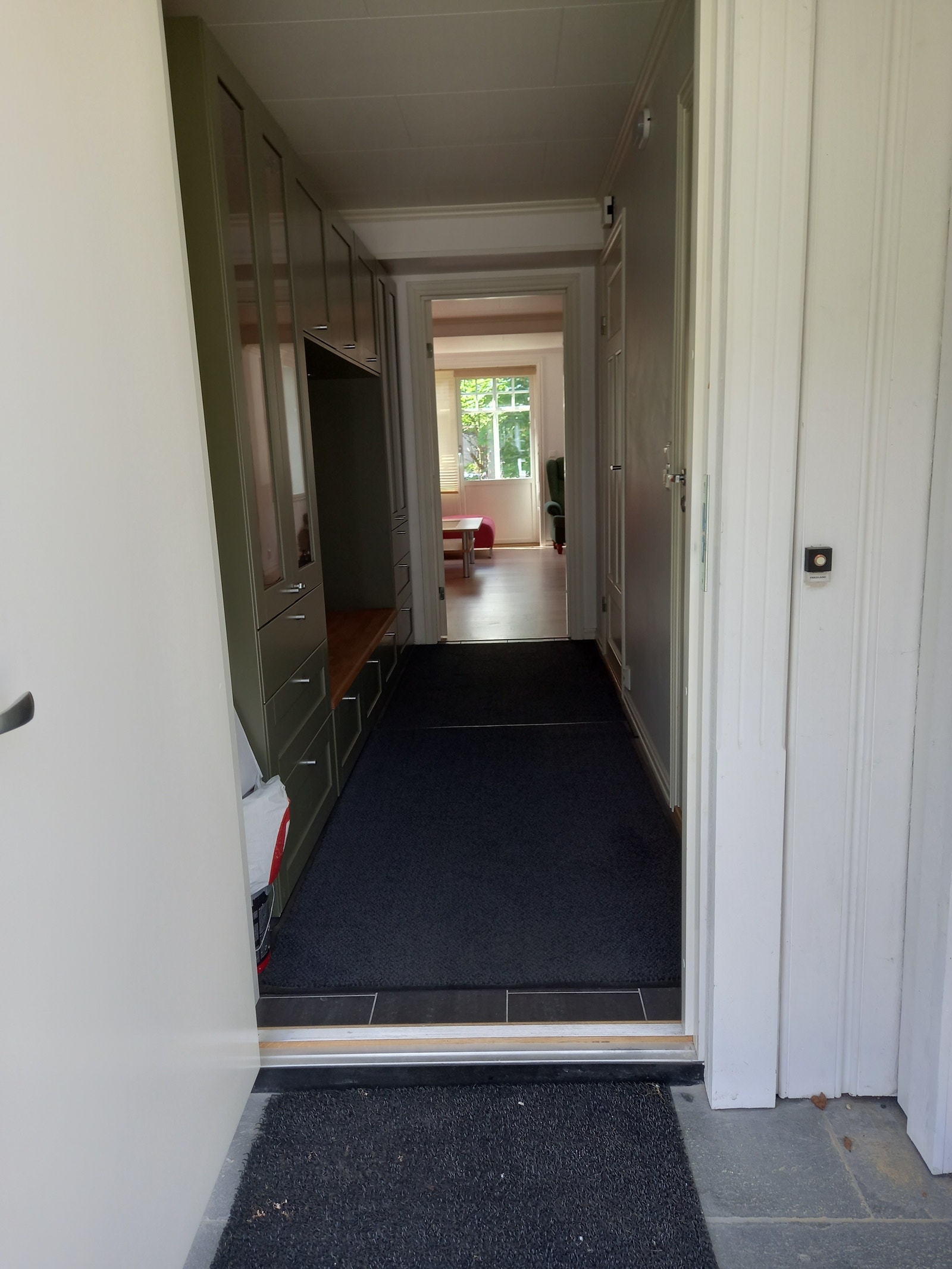 Inngangsdør og entre Galleribilde