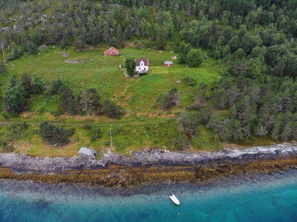 Meget idyllisk eiendom på Hulløy Galleribilde