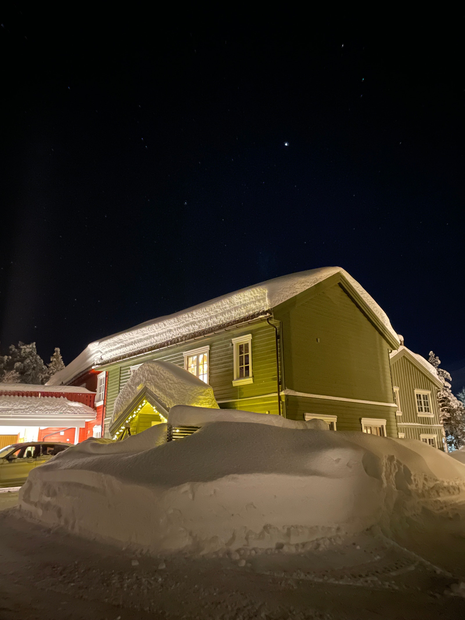 Fasade mot parkering Galleribilde