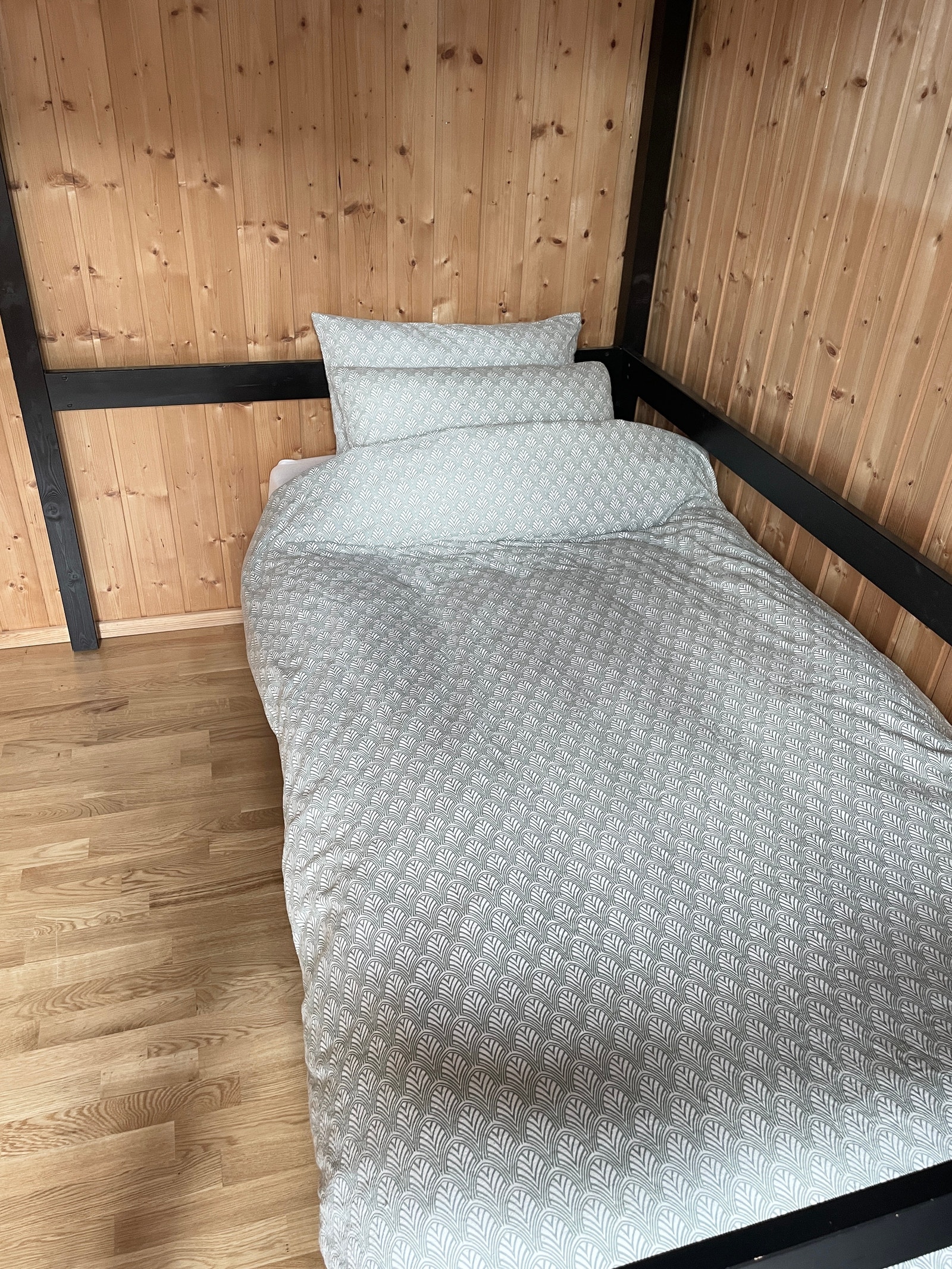 Enkeltseng på gjesterom/soverom 2. liten dobbeltseng over. Galleribilde