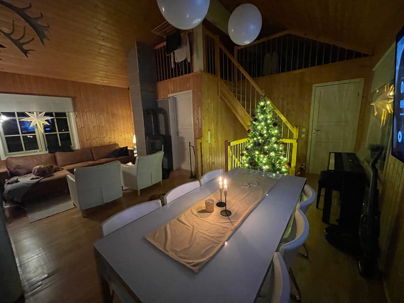 Spisestue mot hems/stue Galleribilde