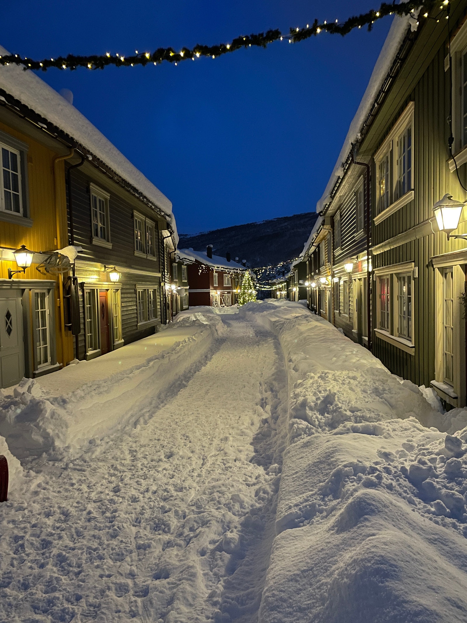 Pyntet til jul i gågaten Galleribilde