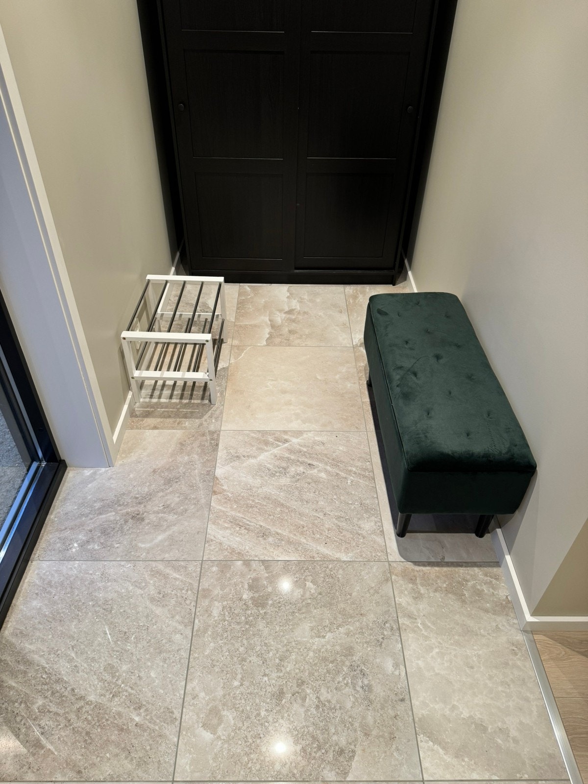 Skohylle og puff med oppbevaringsmuligheter Galleribilde