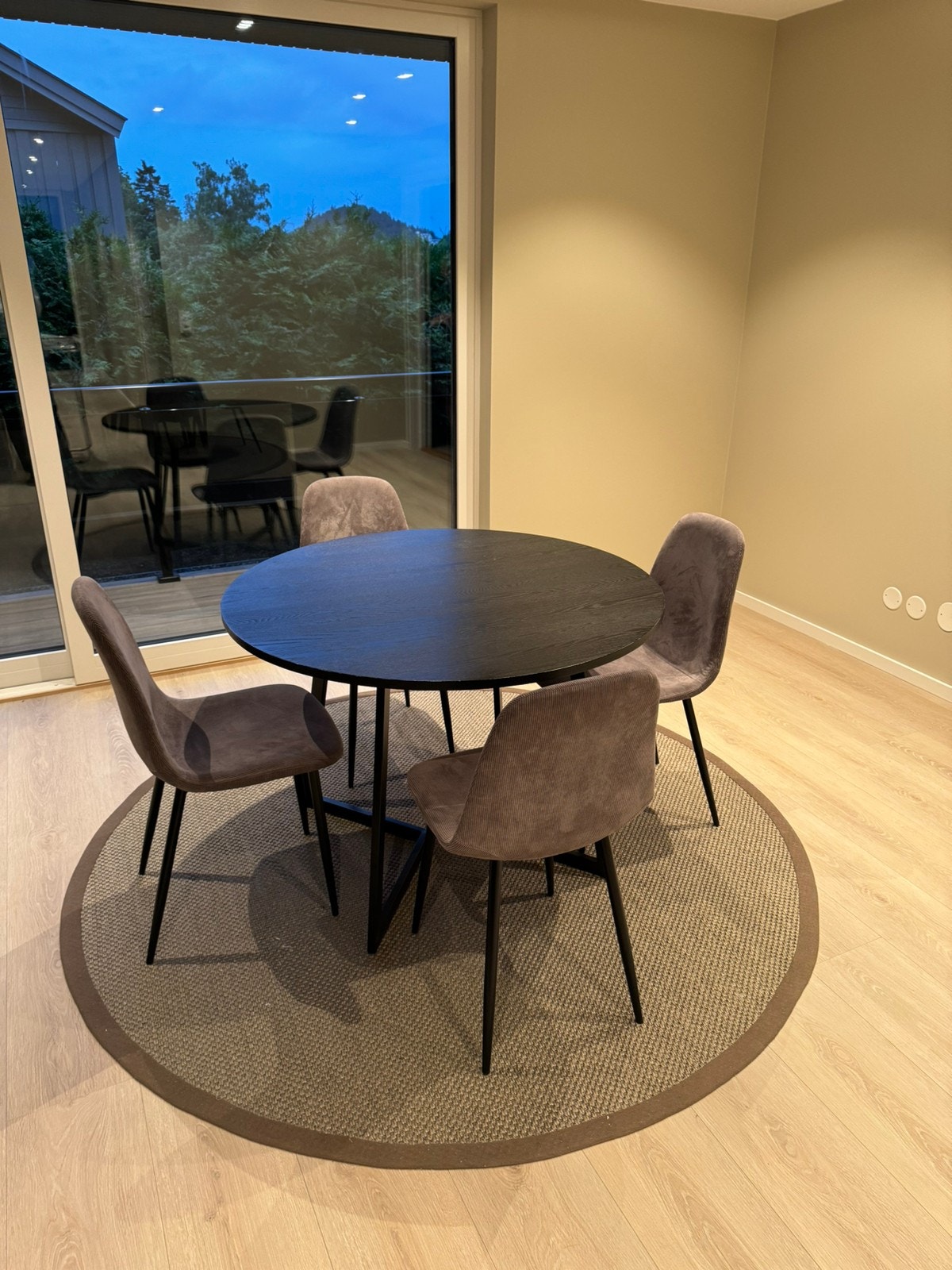 Spisebord Galleribilde