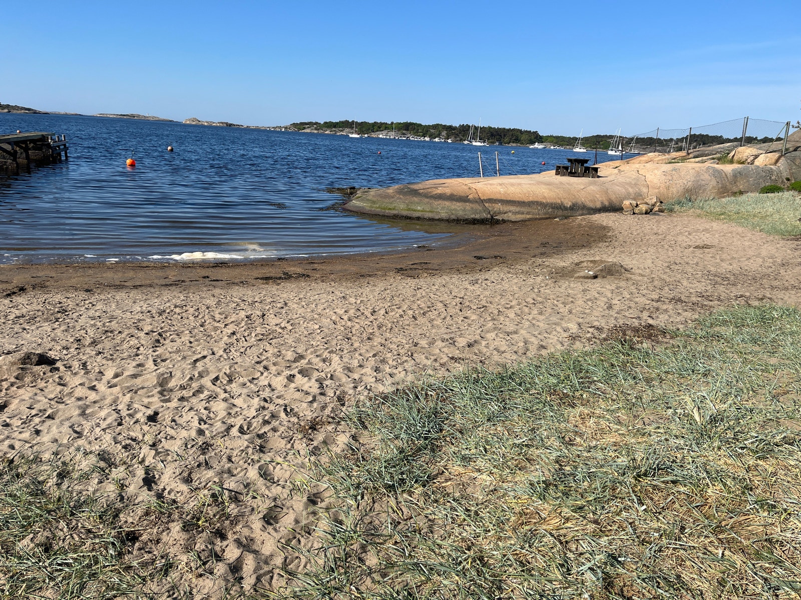 Gangavstand til liten sandstrand - Buvikstranda Galleribilde