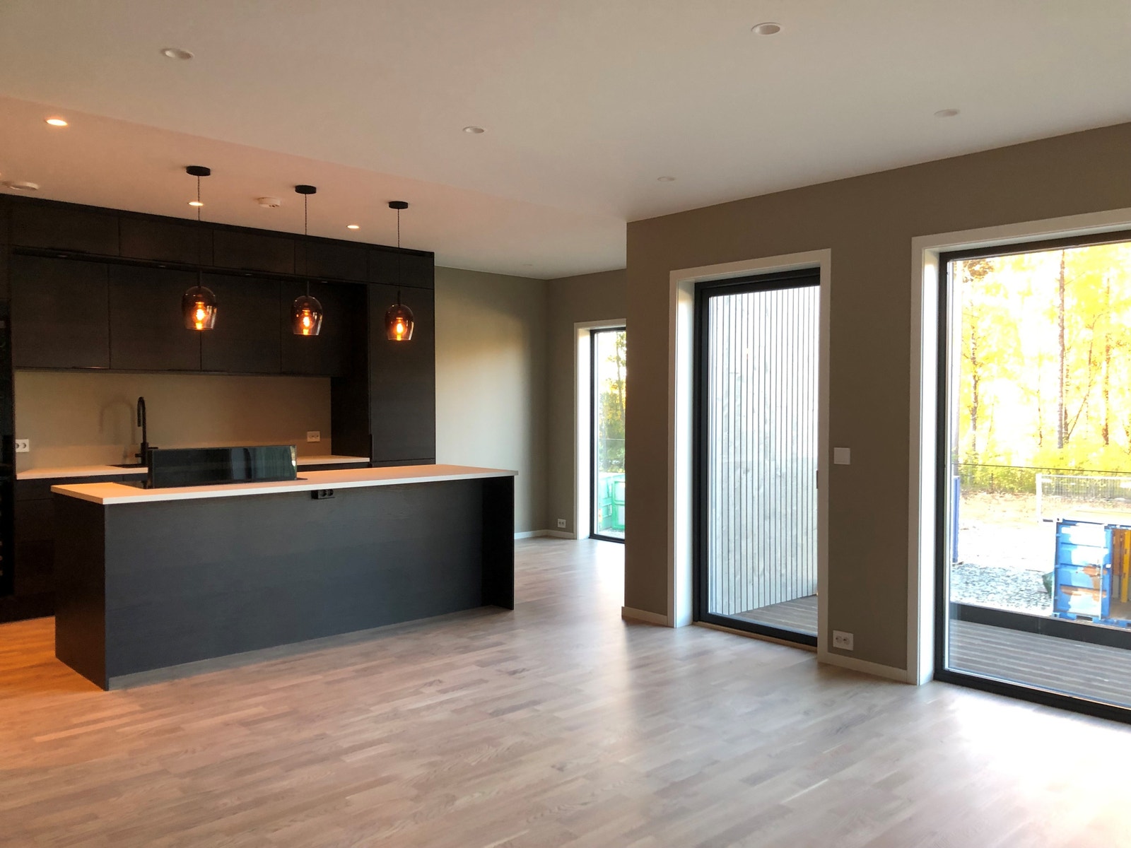 Kjøkken og stue 2. etasje. Kjøkken kundetilpasset hos Sigdal. Galleribilde