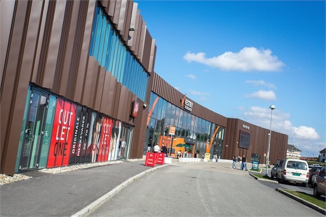 Vestby senter med over 40 butikker ligger i kort gangavstand fra boligen. Galleribilde