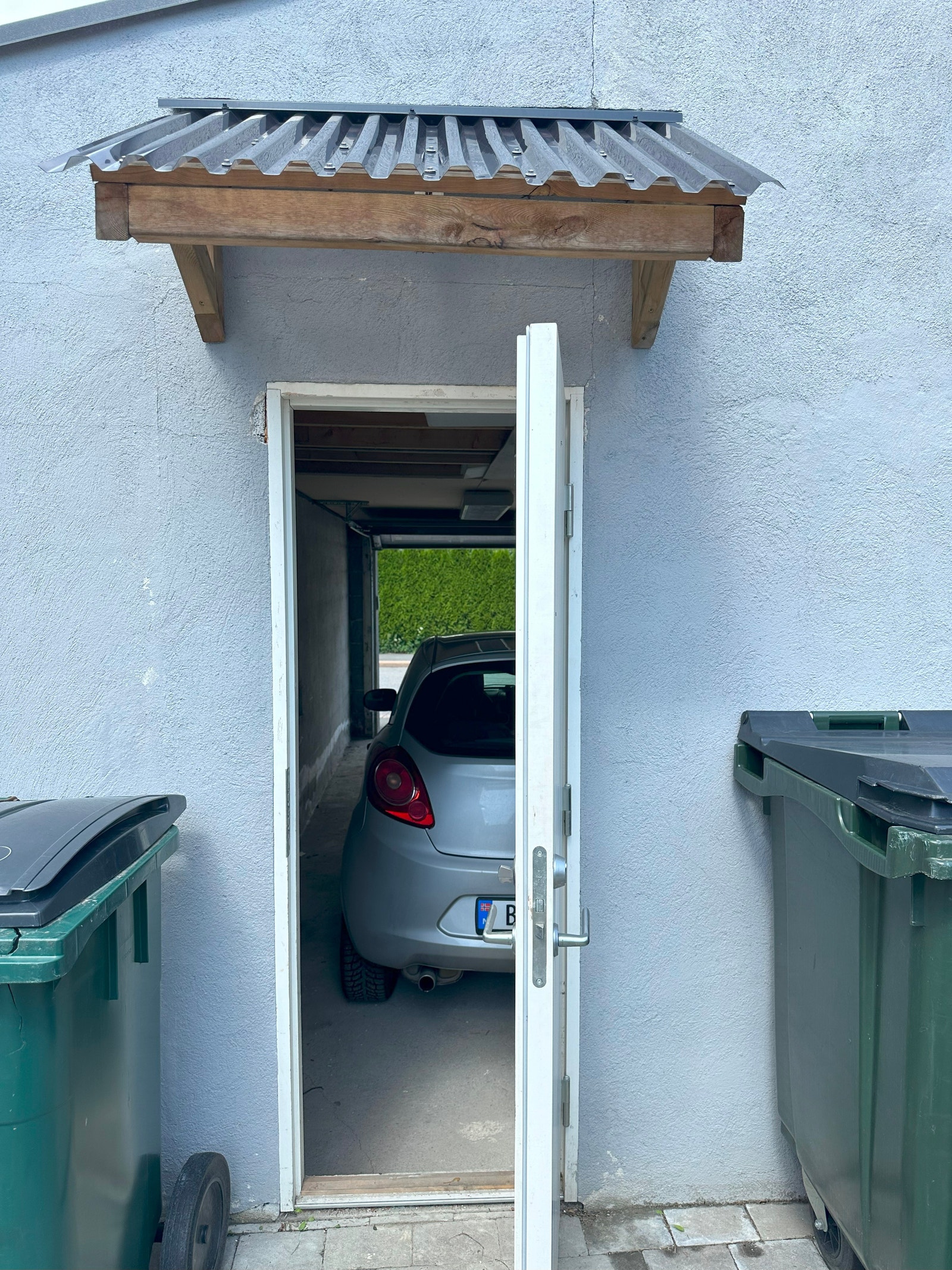 Egen inngangsdør bak. Galleribilde