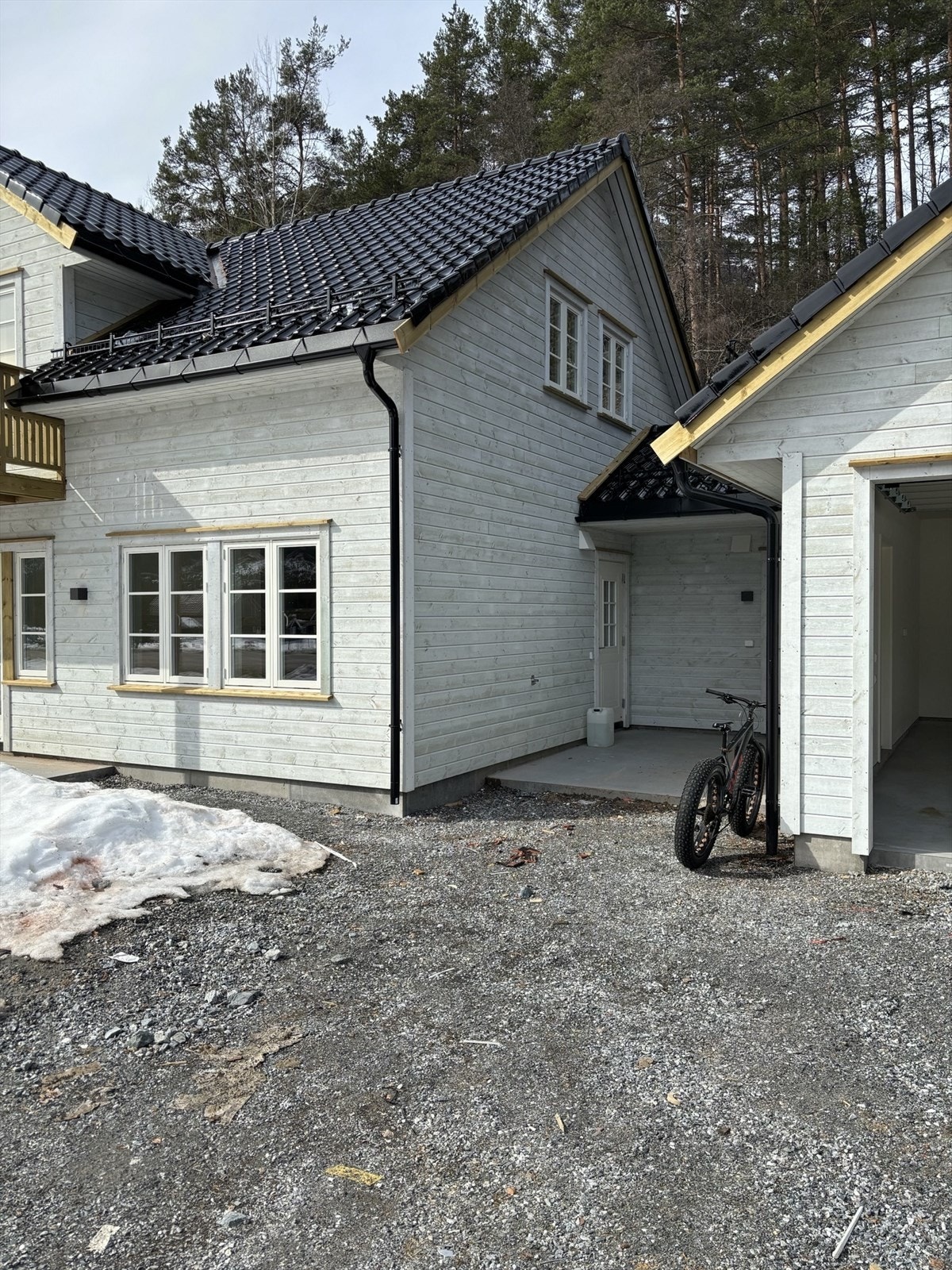 Overbygd, skjermet inngangsparti Galleribilde