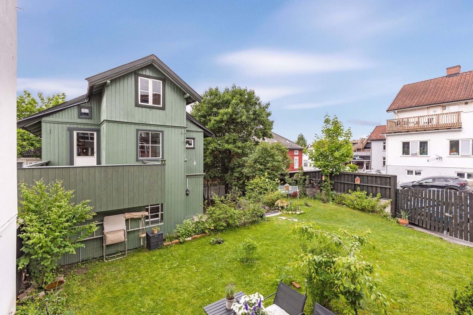 Sommerbilder i Bankgata 23. Galleribilde