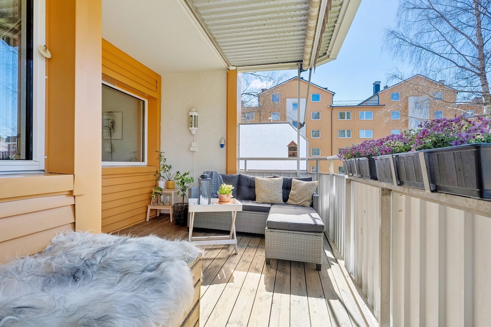 Balkongdør med trelags isolerglass, produsert i 2019. Galleribilde