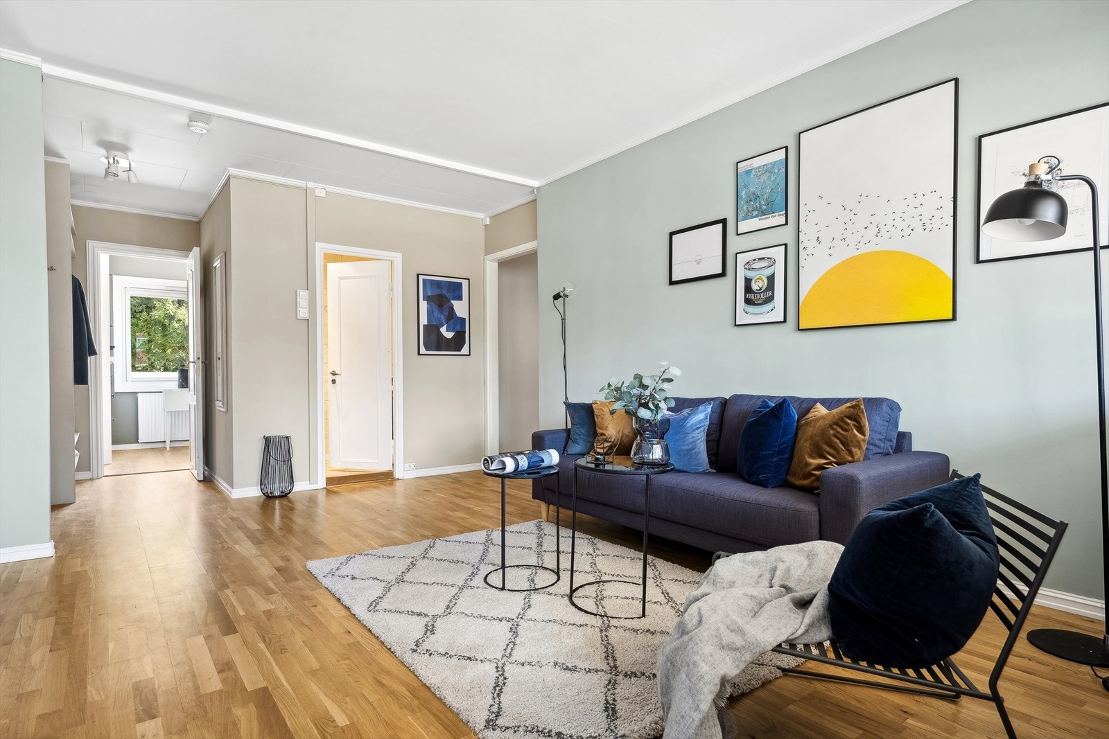 Himlingshøyde ca. 2,46 m målt i stue. Galleribilde