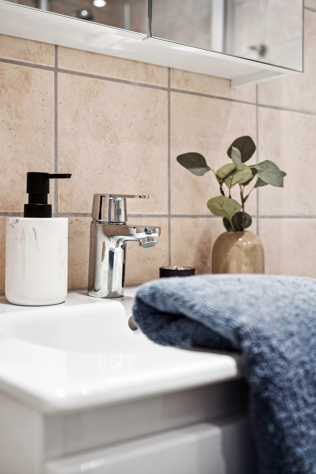 Baderommet ble rehabilitert i regi av borettslaget i 2009, soilrør og sluk ble skiftet i den forbindelse. Galleribilde